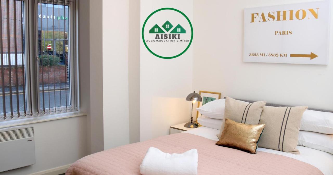 Aisiki Living: Flexible Apartments with Free Wi-Fi and Parking Watford  Exterior photo